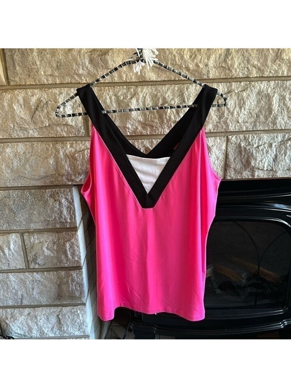 *5 for $45* Worthington v-neck/back tank blouse pink black large